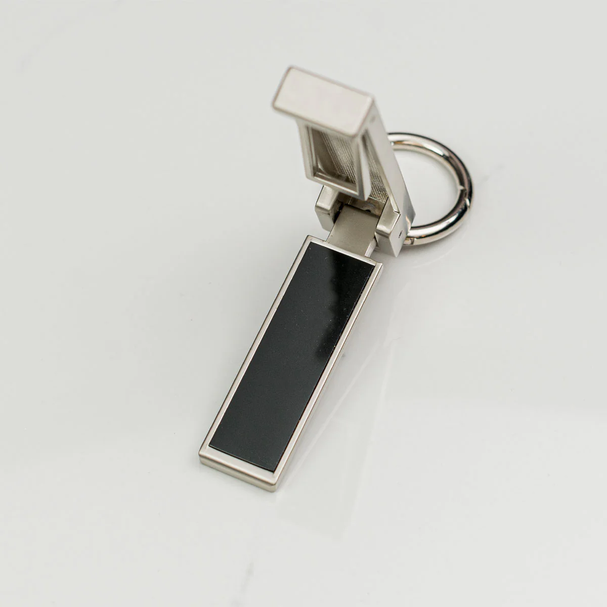 BagHang+|Keychain Bag Hook | Phone stand | nano-suction Technology - Image 9