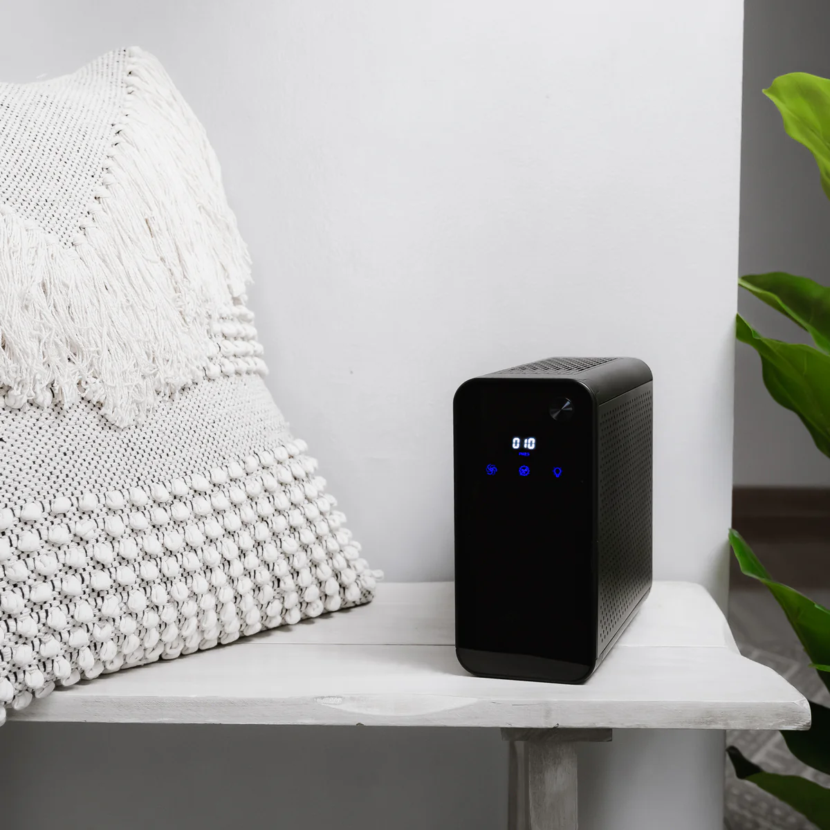 CleanLight Air XL | UV-C Light Kills 99.99% of Airborne Germs | 550 SQ FT area - Image 15